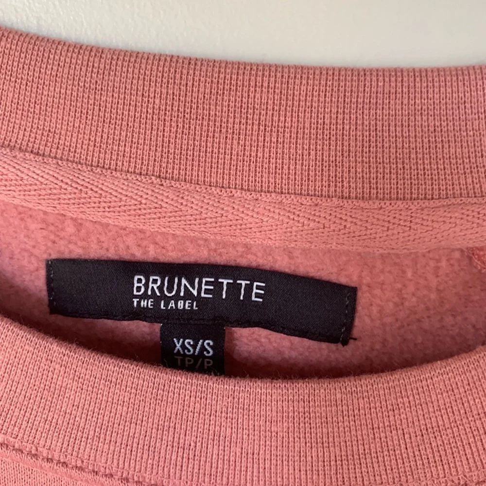 NWT BRUNETTE THE LABEL / CREW SWEATER - Picture 3 of 4